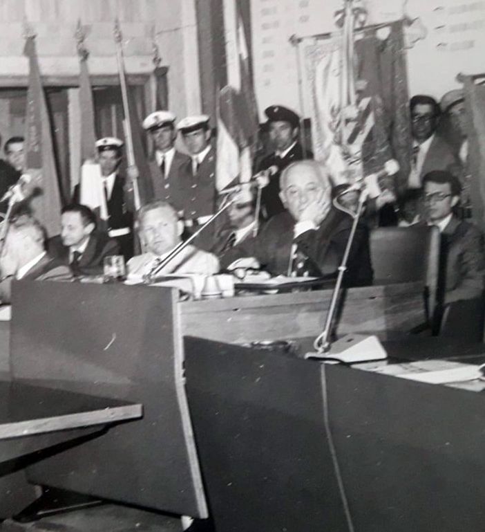 Un 25 aprile della seconda metà degli anni '70 in cui si riconoscono, oltre ad un giovane Mirate (primo da destra), anche l'allora presidente della provincia, Andriano, il vice presidente comandante Pietro Beccuti, ed i dirigenti Anpi dell'epoca, Francesco Rosso e Giovanni Cardello Un 25 aprile della seconda metà degli anni '70 in cui si riconoscono, oltre ad un giovane Mirate (primo da destra), anche l'allora presidente della provincia, Andriano, il vice presidente comandante Pietro Beccuti, ed i dirigenti Anpi dell'epoca, Francesco Rosso e Giovanni Cardello