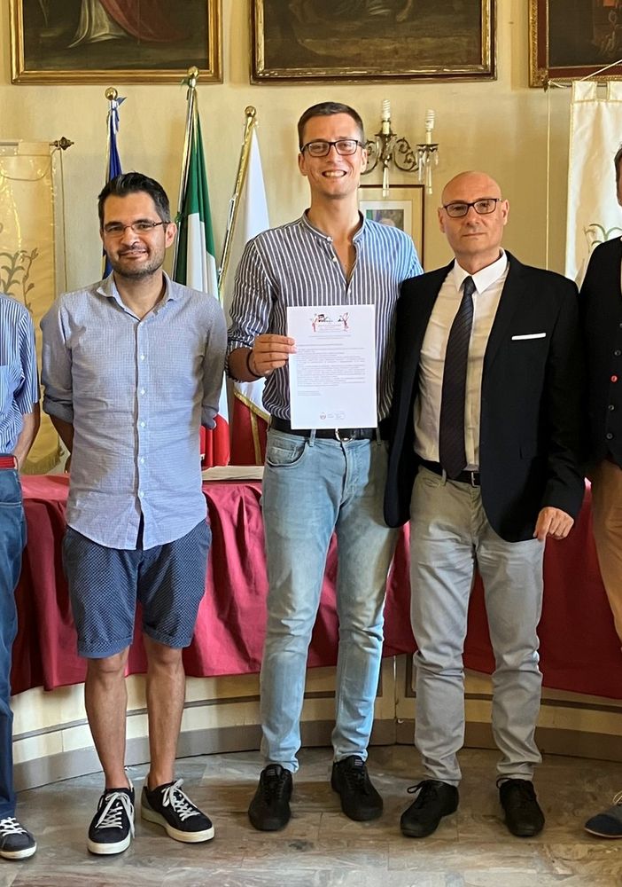 Foto di gruppo a margine della conferenza stampa di presentazione della rassegna moncalvese