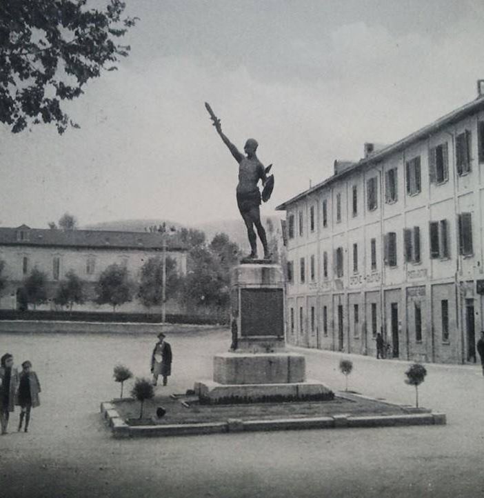 La cerimonia del 4 novembre, a Canelli, ricorderà i 100 anni del monumento ai Caduti
