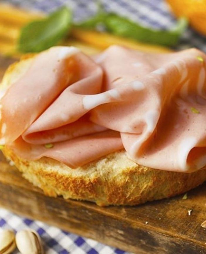 Allarme allergeni in un lotto di mortadella “L’Antica Magnolia Ferrarini&quot;