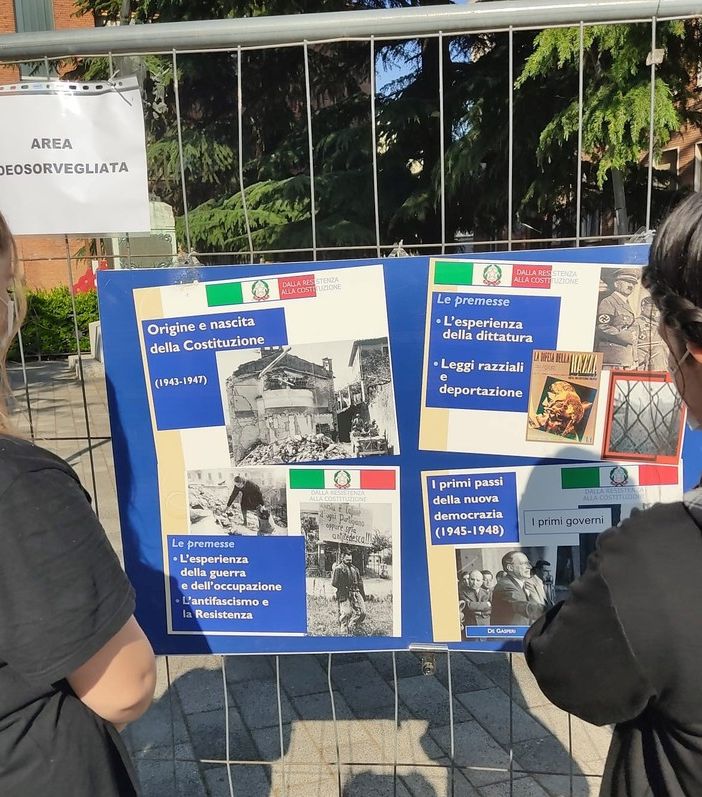 Due immagini (la seconda a fine articolo) di un precedente allestimento della mostra