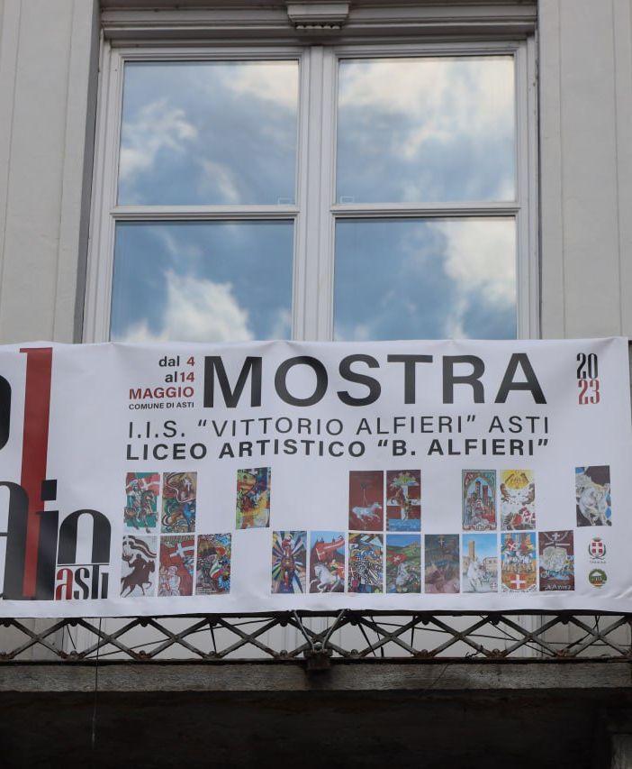 Palio: nell'androne del Municipio di Asti, la mostra realizzata dagli studenti del liceo artistico [FOTOGALLERY]