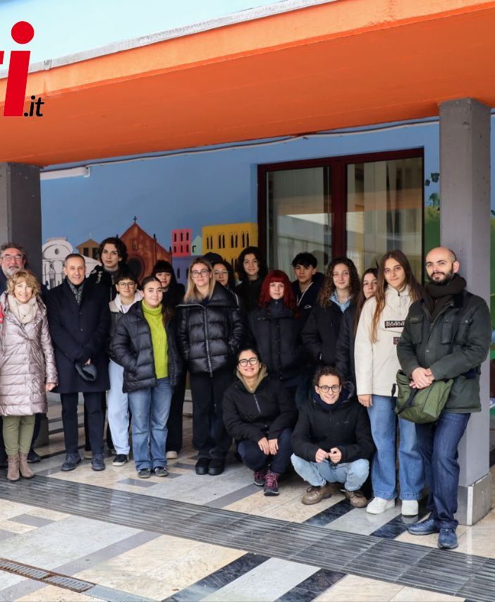 Il Liceo artistico di Asti porta colore ed emozioni al Cardinal Massaia con un nuovo murale