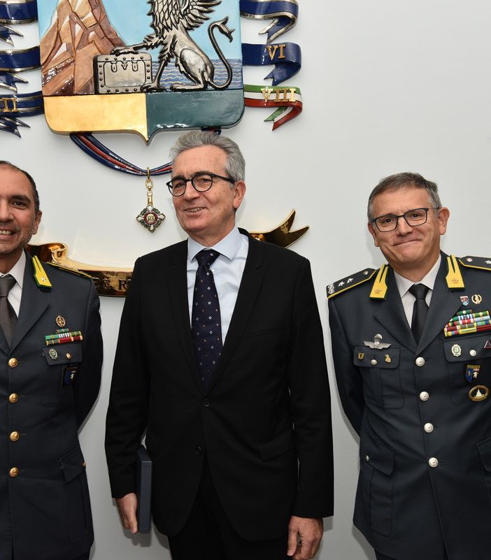 Incontro astigiano tra il comandante regionale della Guardia di Finanza Benedetto Lipari e il procuratore Biagio Mazzeo