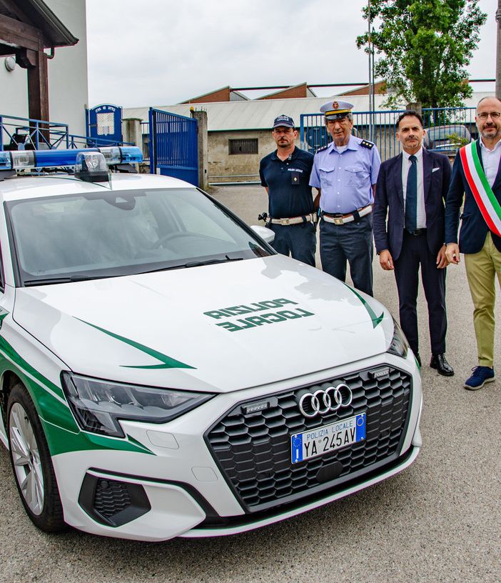 Nuova auto per la polizia locale di Asti