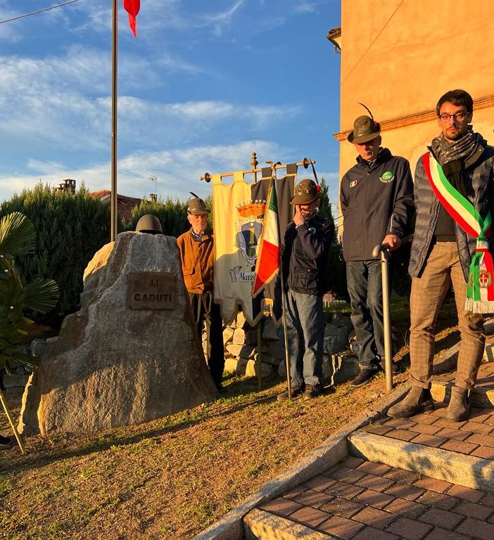 Un momento dell'omaggio ai caduti di San Marzanotto