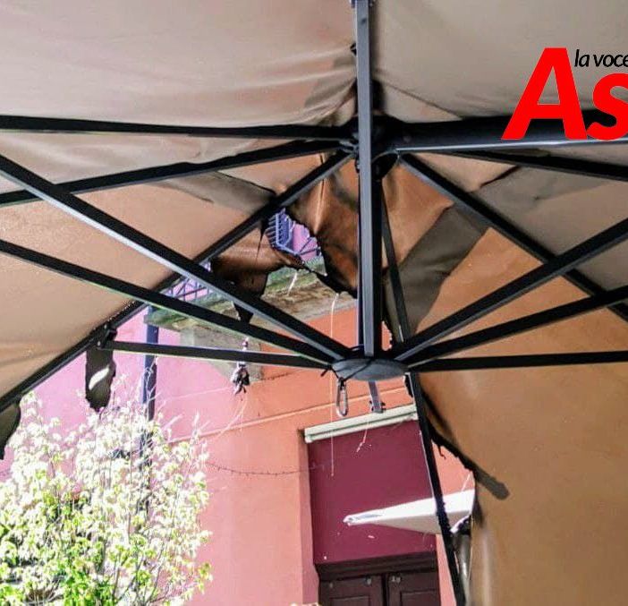 Ombrelloni del &quot;Vicolo Battisti&quot; dati alle fiamme nel corso della notte