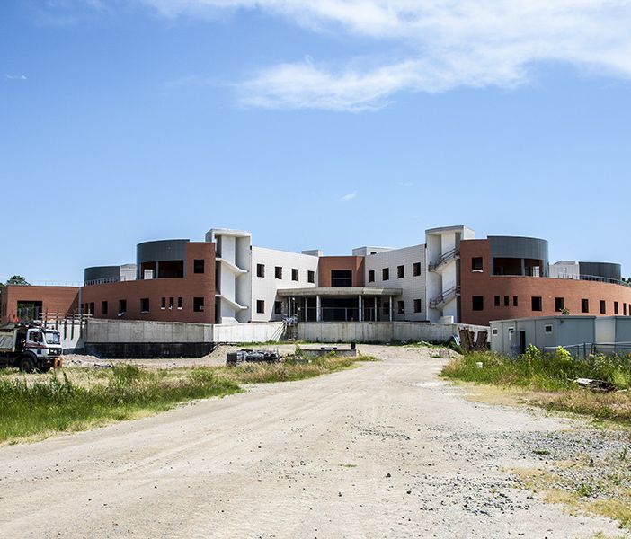 Ospedale della Valle Belbo, finalmente il via libera all'ampliamento. Punto di primo intervento, medicalizzata, elisuperficie