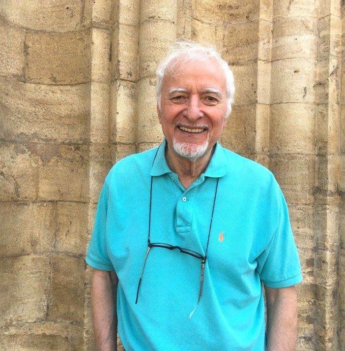 Ottavio Coffano, ospite di &quot;Ti racconto Villafranca&quot; Annamaria e Franco Rolfo con la camicetta fatta col paracadute recuperato dal padre partigiano.
