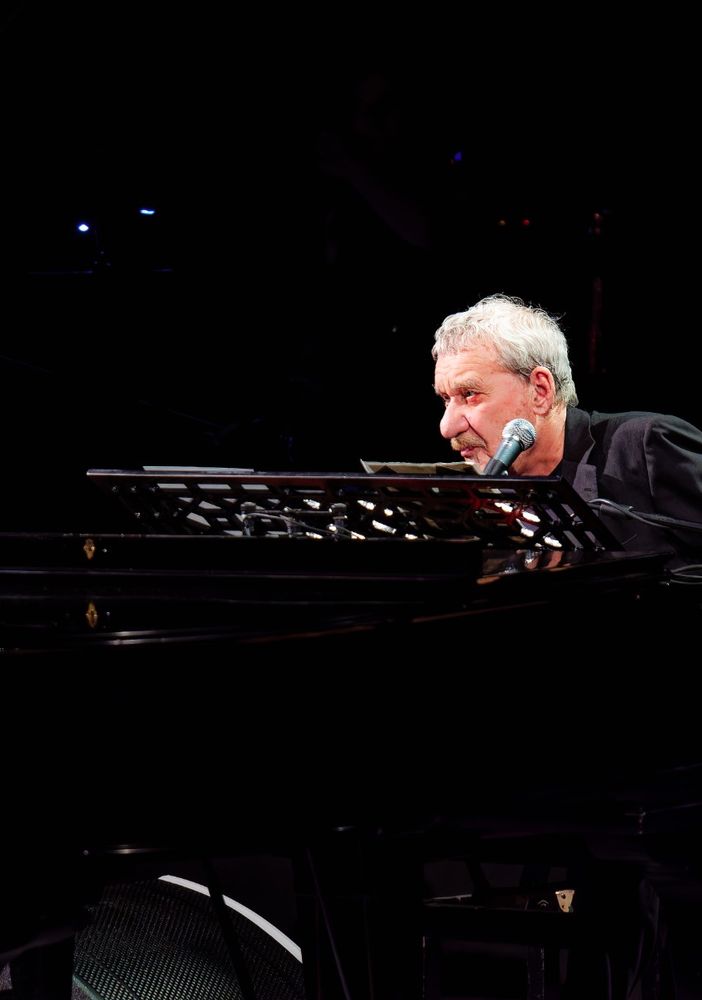 Il Maestro Conte al pianoforte