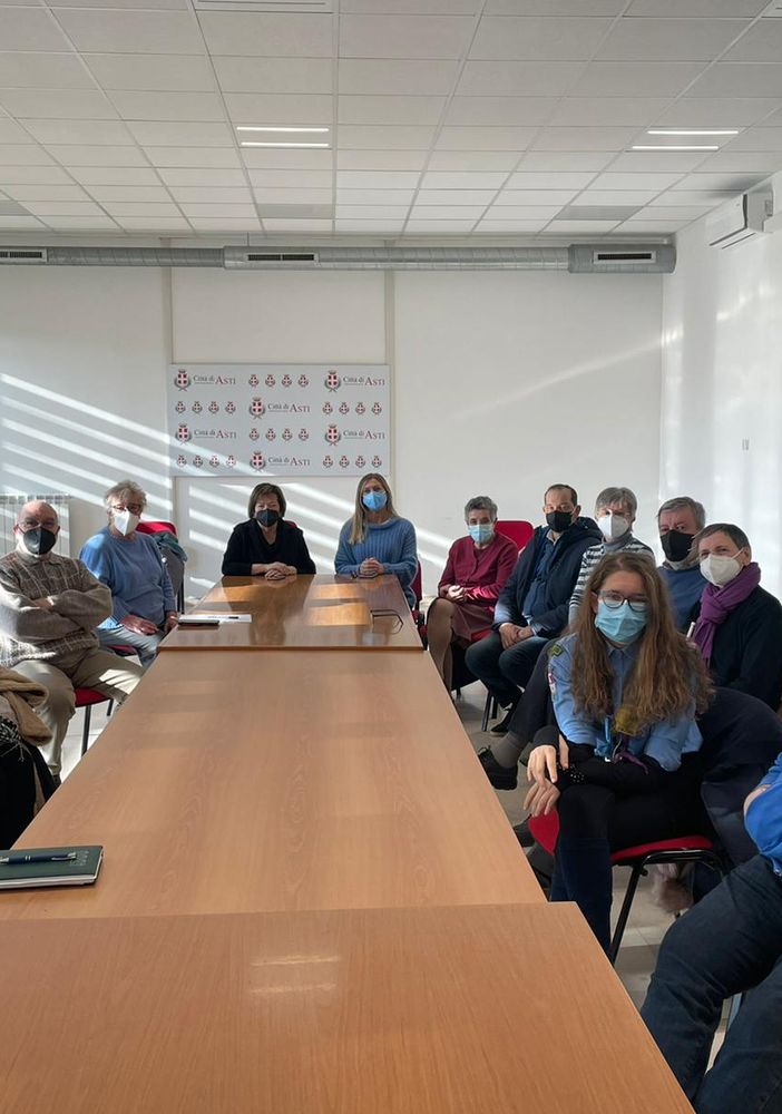 I rappresentanti delle associazioni: Unicef,ADA,Croce Verde, Parkinson, Alzheimer, Anita e i suoi fratelli, San Vincenzo, Madre Teresa di Calcutta, LILT, Millegocce,  Apri, Scout1 asti, Arte del Sorriso