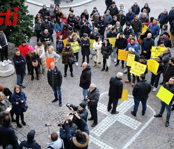 Un momento della protesta di oggi da parte degli ambulanti. Ph Merfephoto