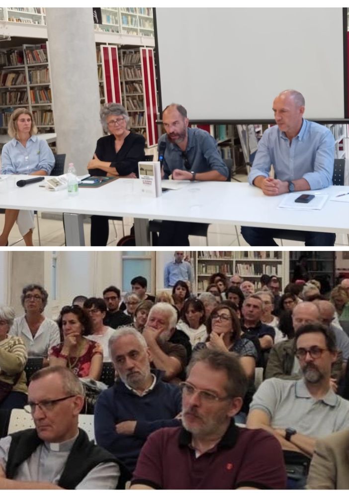 Maurizio Pagliasotti in biblioteca ad Asti con il pubblico