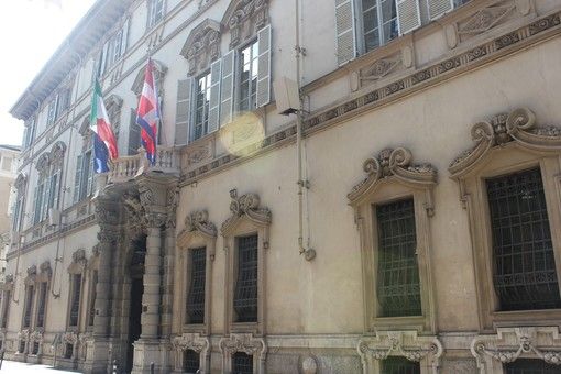 Palazzo Lascaris con persone
