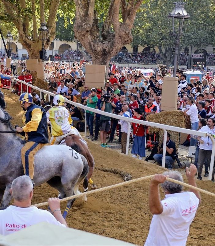 Alcune immagini (Ph. Merfephoto - Efrem Zanchettin) della partenza contestata dal Borgo San Marzanotto