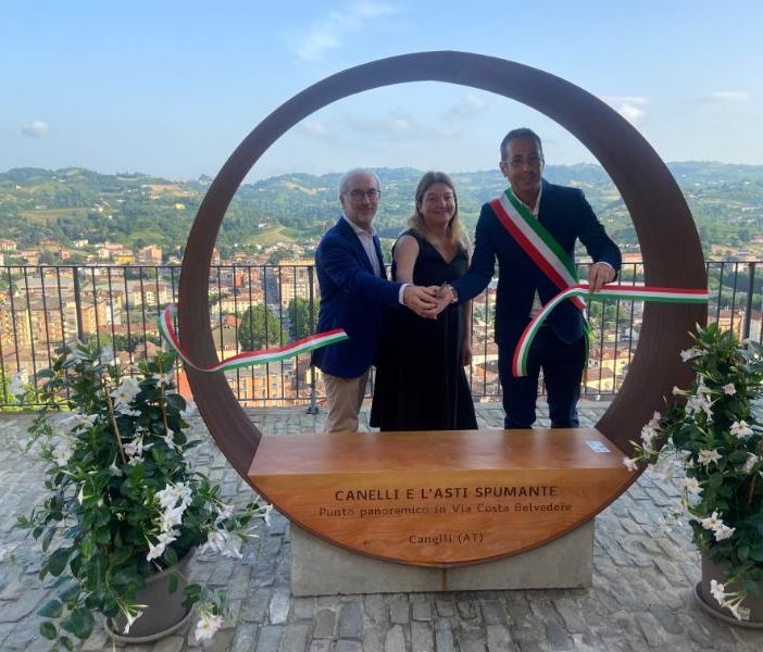 Il Consorzio dell'Asti Spumante e del Moscato d'Asti all'inaugurazione dei punti panoramici di Canelli