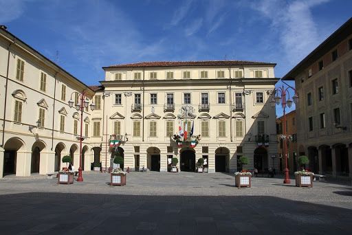 Piazza Libertà, uno dei luoghi sandamianesi scelti per le riprese della campagna FCA