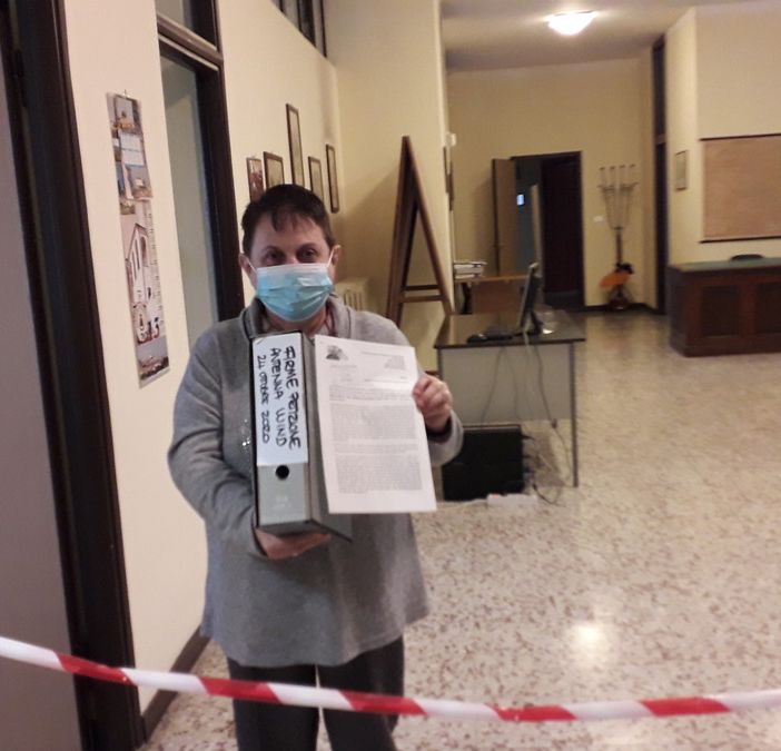 A Cisterna d'Asti raccolte firme contro la nuova realizzazione di un impianto di telefonia cellulare