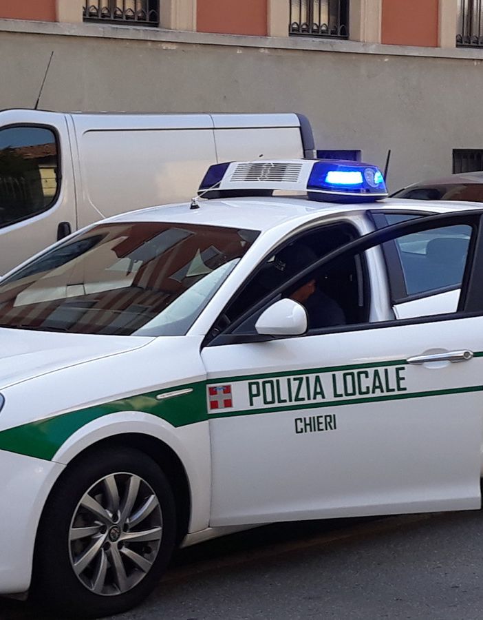 Sandamianese senza patente denunciato a Chieri per guida di uno scooter senza assicurazione e revisione