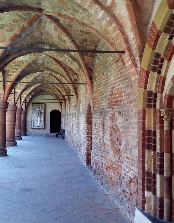 Portico del Battistero di Asti