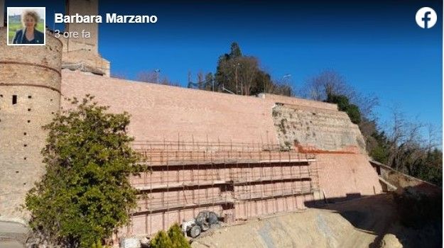 Lo screenshot del post Facebook con cui l'assessore Marzano ha annunciato il completamento del muraglione