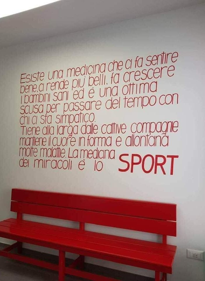 L'immagine con cui la professoressa Saracco ha accompagnato il testo del suo post