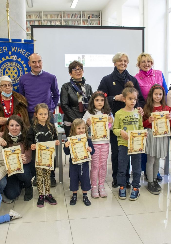 Foto di gruppo per i bimbi premiati in occasione della scorsa edizione del Premio