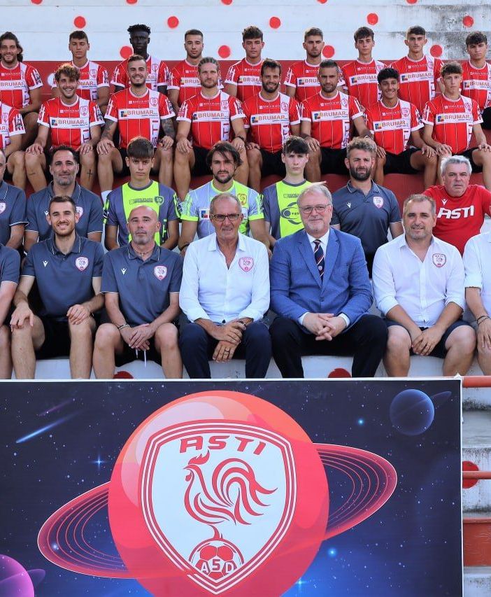 Foto di gruppo per l'Asti Calcio (Ph. Merfephoto - Efrem Zanchettin)