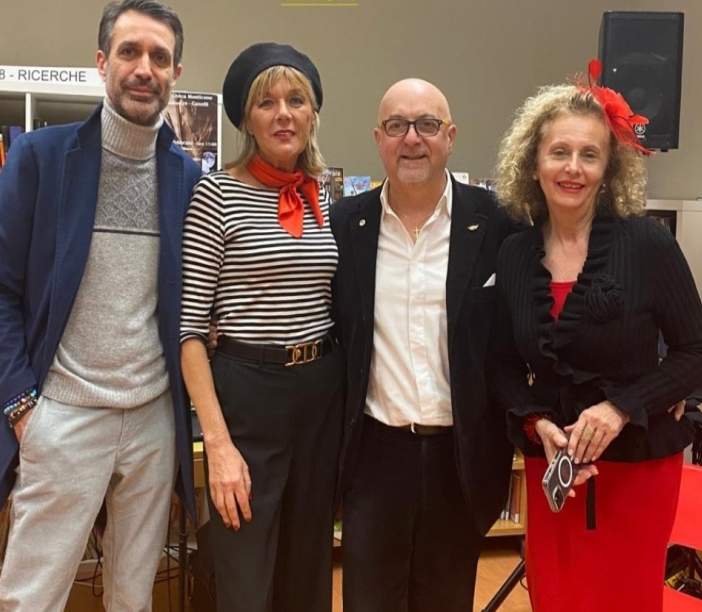 Nell'immagine, da sinistra a destra: lo scrittore Franco Monero, la professoressa Annamaria Tosti, il musicista Felice Reggio e la cantante Donatella Chiabrera