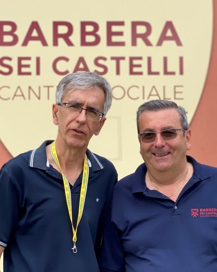 Il vice direttore Coldiretti Asti Secondo Rabbione e il direttore della cantina Sei Castelli Enzo Gerbi