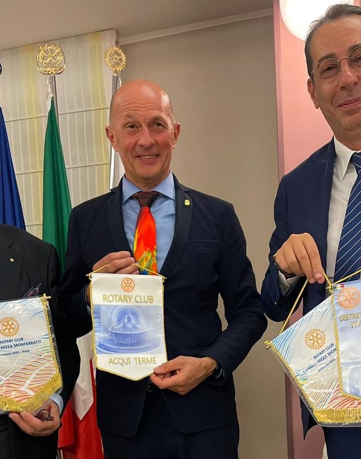 L’imprenditore Adriano Benzi, il presidente del R.C. Canelli-Nizza Monferrato Paolo Marmo e il sindaco di Canelli Paolo Lanzavecchia.
