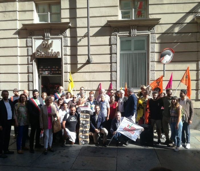Gioco d'azzardo legale, 12mila firme per chiedere alla Regione una nuova legge: &quot;Ci vanno di mezzo i più fragili&quot;