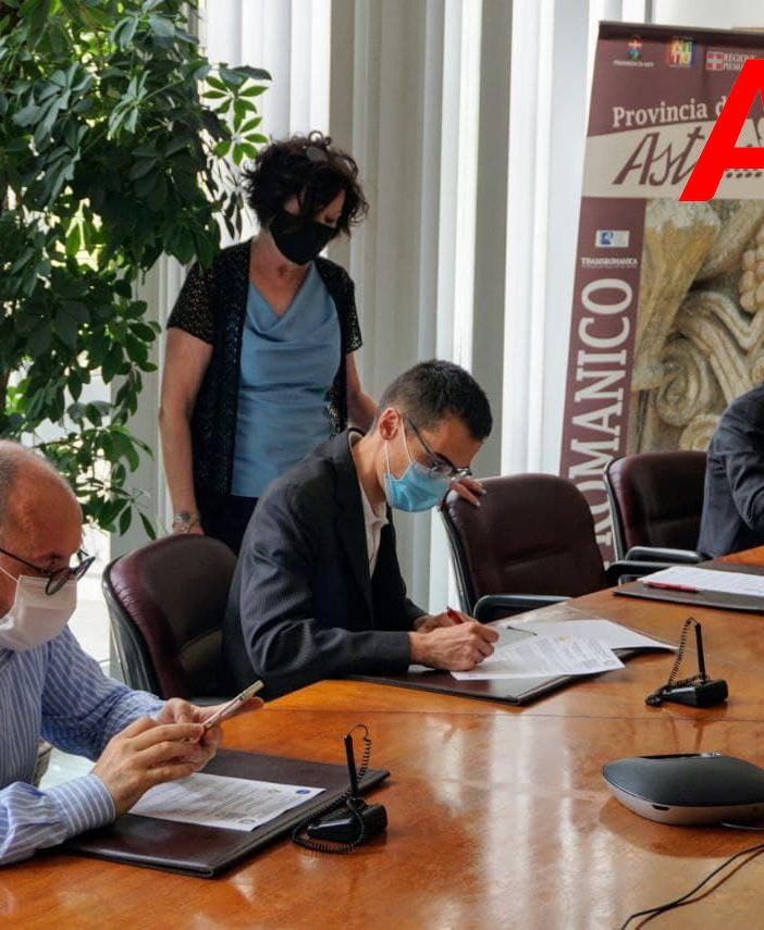 Il sindaco Rasero e il presidente Lanfranco ritratti nel corso della conferenza stampa in Provincia (Ph. Efrem Zanchettin - MerfePhoto)