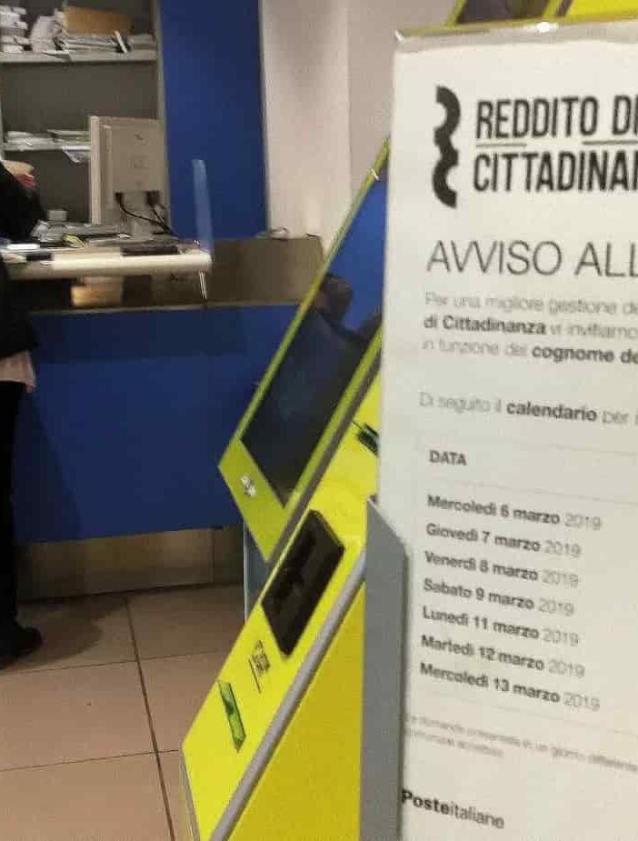 Interruzione del Reddito di cittadinanza e messaggio dell'Inps: confusione e &quot;imbuti&quot; ai Servizi sociali