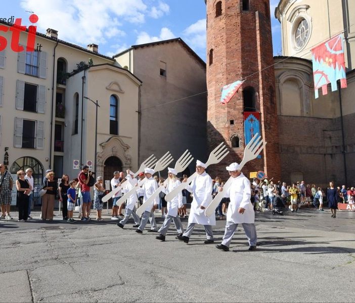 Oltre 70mila porzioni servite in piazza Alfieri per il Festival delle Sagre 2022