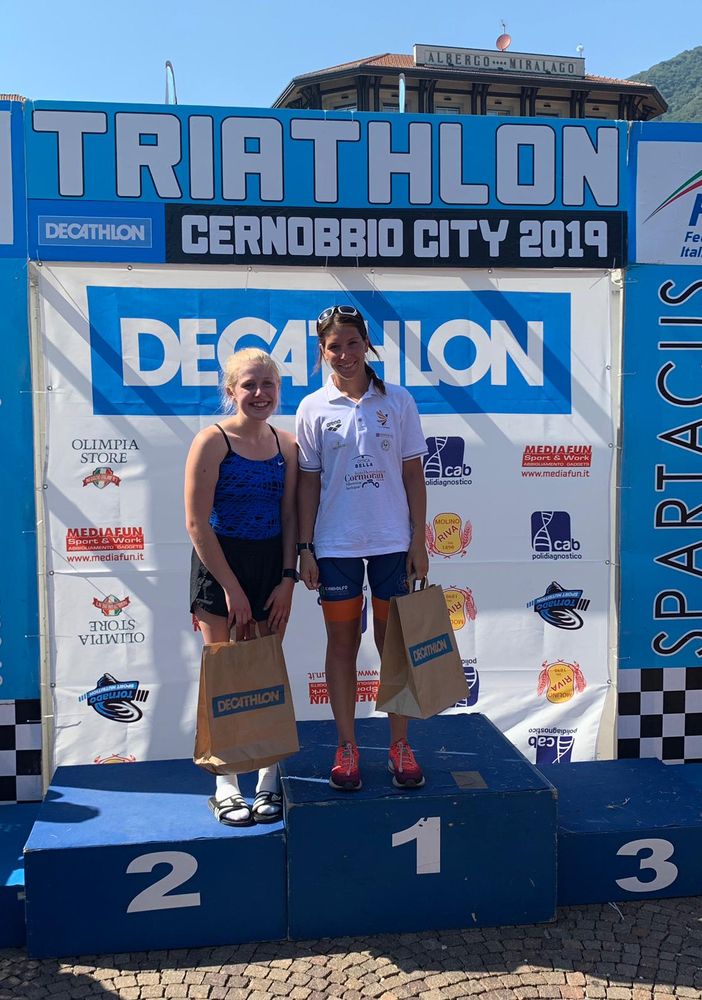 L'astigiana Sara Barrui vince nella categoria juniores il Triathlon sprint di Cernobbio