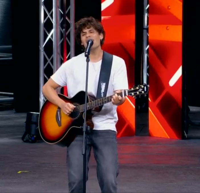 X Factor: l'astigiano Disarmo convince Mika con Baroni e conquista la sedia ai Bootcamp