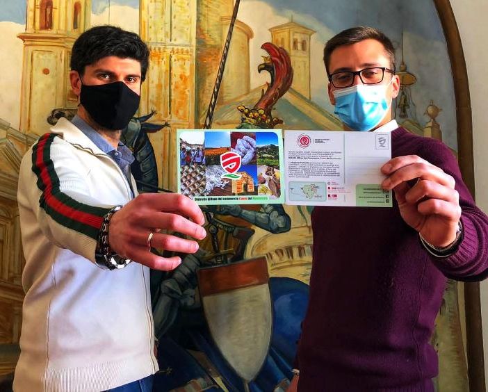 Distretto &quot;Cuore del Monferrato&quot;: in distribuzione la cartolina che promuove il commercio. Moncalvo capofila