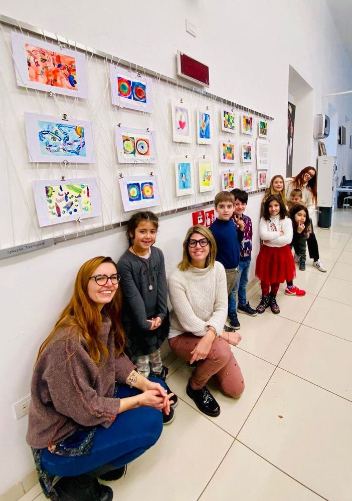 Allo Spazio Verticale della Biblioteca Astense le opere targate Piccola Scuola Montessori