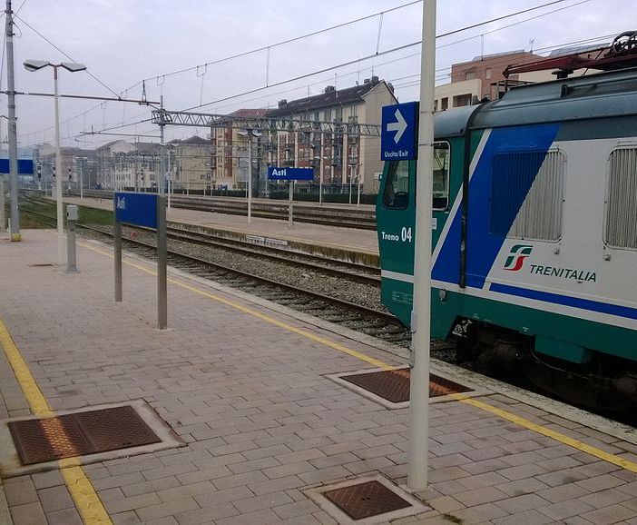 Binari della stazione di Asti