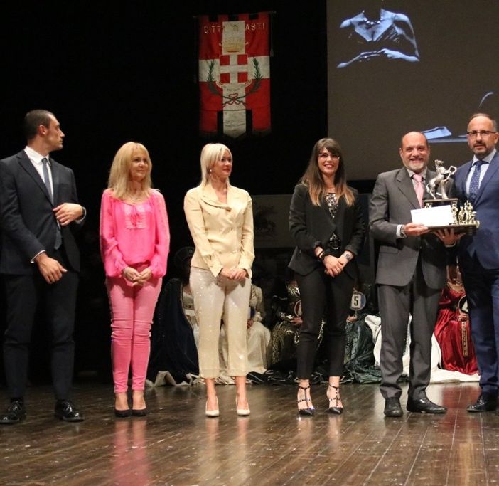 La consegna al Comitato Palio S.Secondo del “Superprestige” 2018