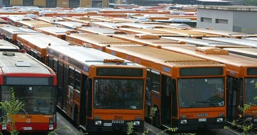 Trasporti, dal 2023 la Regione pagherà la metà del costo dell'abbonamento per i suoi dipendenti
