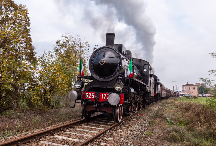 Canelli e le Cattedrali storiche da vivere con il treno storico delle Langhe, Monferrato e Roero