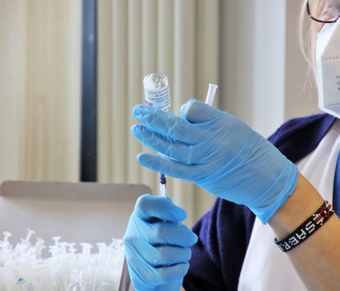 Il Piemonte resta in zona bianca. Copertura vaccinale dell'80% per l'intera popolazione over 12