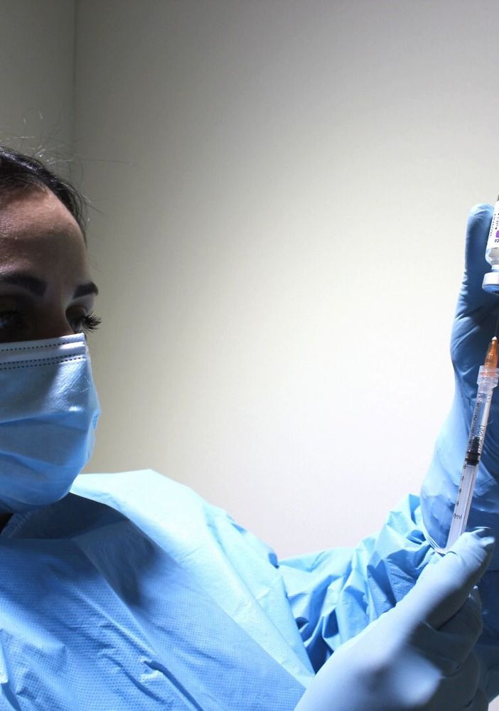 Proseguono a pieno ritmo le vaccinazioni anti Covid e anti influenzale