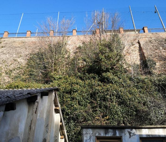 Per il muro di Moncalvo raccolti oltre 6mila euro, grazie alla solidarietà dei cittadini e non solo