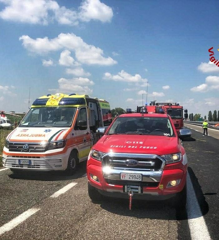 Continua la mattinata “da dimenticare” sulle autostrade astigiane: tamponamento auto-autoarticolato sull’A21