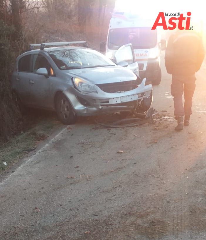Auto esce di strada in Località Valle Manina. Soccorse dal 118 mamma e figlia