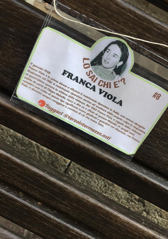 &quot;Lo sai chi è?&quot;: dal Terzo Intermezzo card informative sulle donne famose per le vie del centro (FOTO)