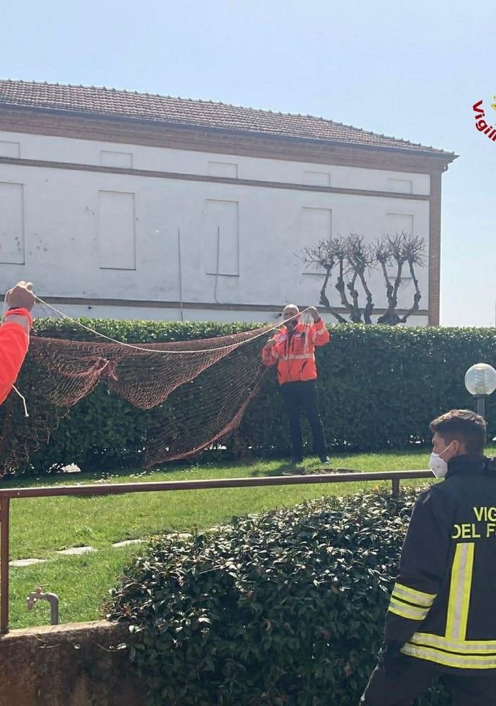 Un'immagine dell'intervento di ieri di via Trieste ad Asti